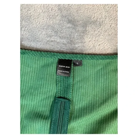 SHEIN MOD Green Corduroy Cropped Top Lace Trim Puff Sleeve L - Picture 2 of 6
